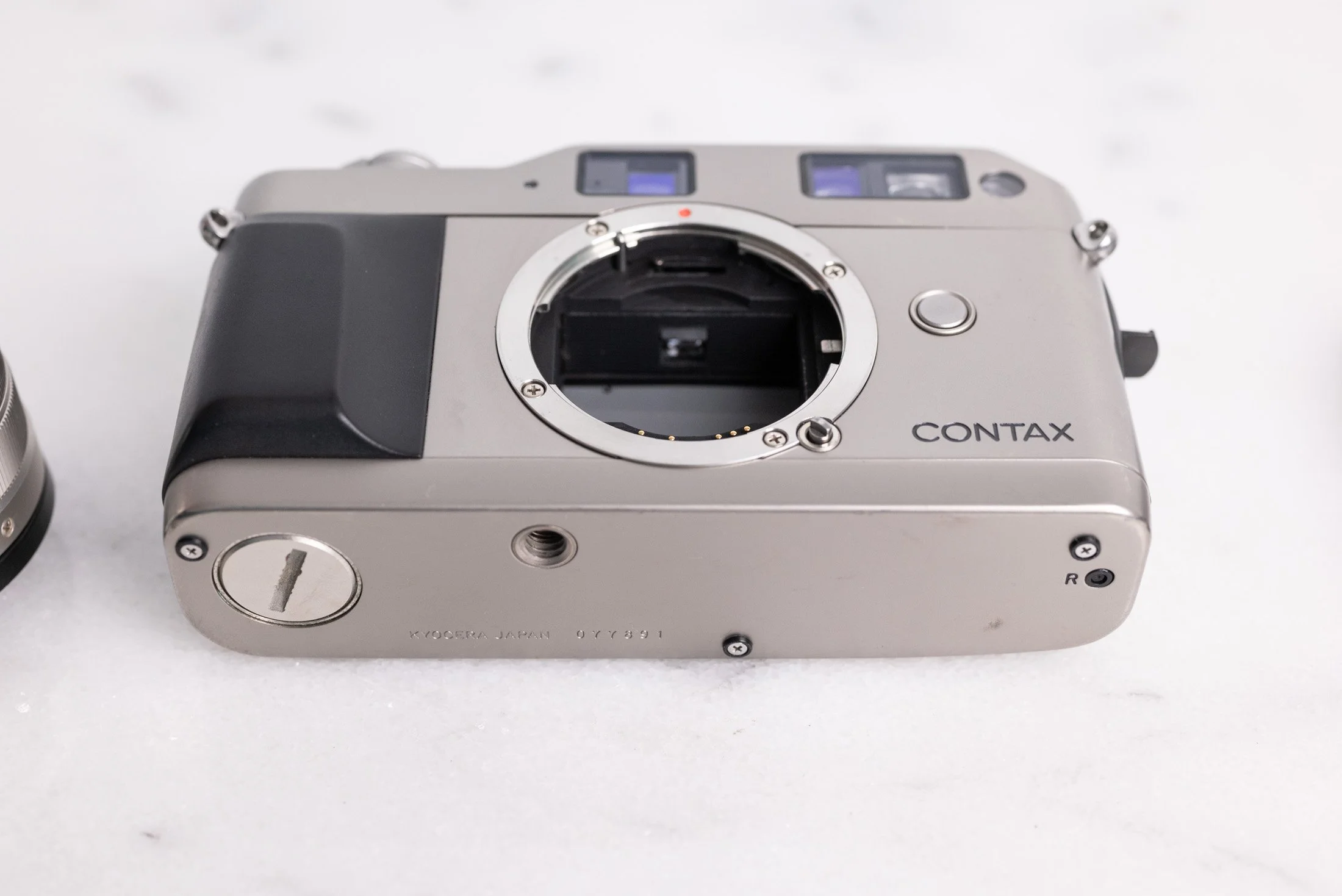Contax G1 35mm Film Rangefinder Camera With Carl Zeiss Planar 45mm